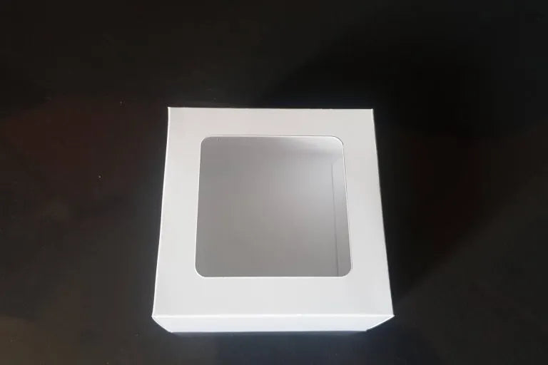 Cutie cu fereastra-alb 8x8x4 cm