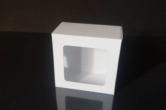 Cutie cu fereastra-alb 8x8x4 cm