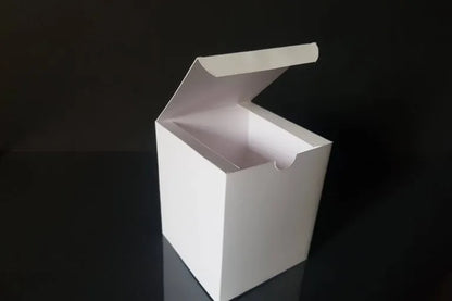 Cutie carton albă, 7x7x8 cm